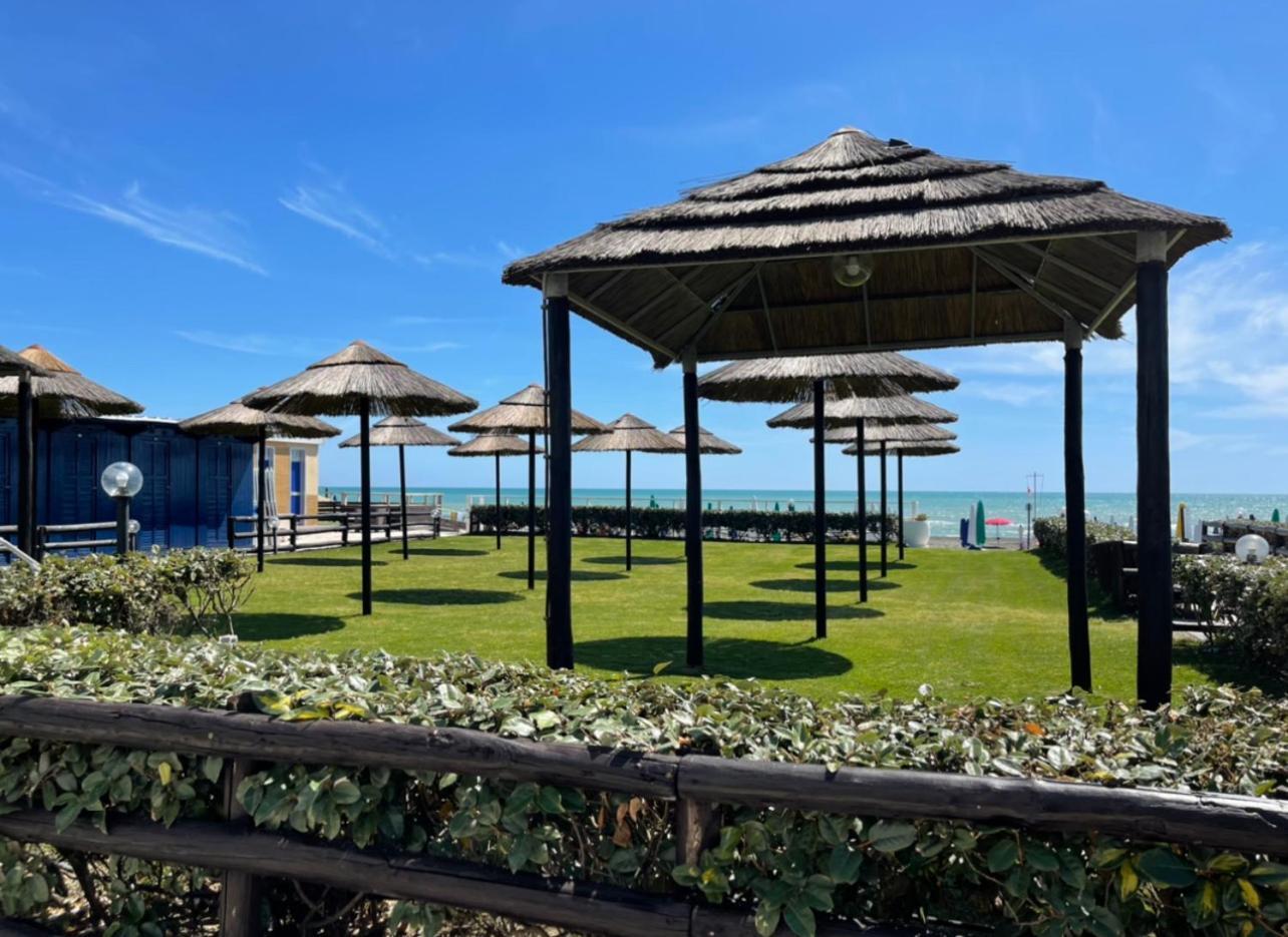 Penthouse Salus Sea View Terrace Apartment Lido di Ostia Exterior photo
